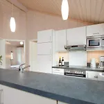 Vakantiehuis Amazing With Terrace