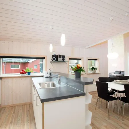 Amazing With Terrace Ferienhaus *